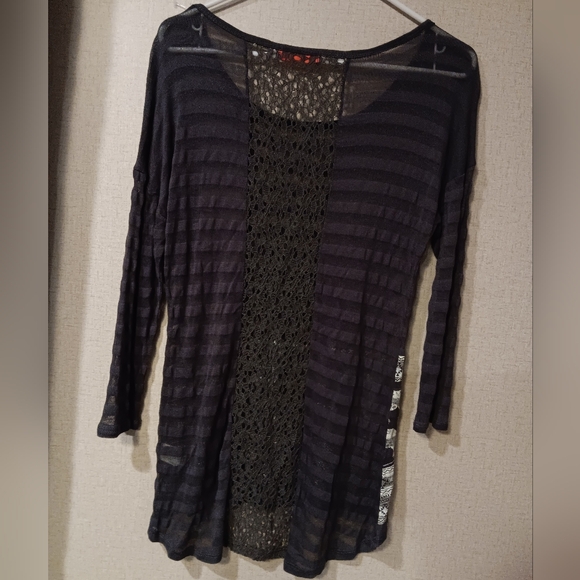 Spoiled Elegant Black and White Elephant Print Tunic - Picture 4 of 4